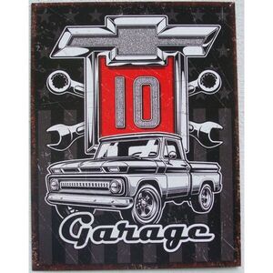 Chevy C10 Pick-Up Garage